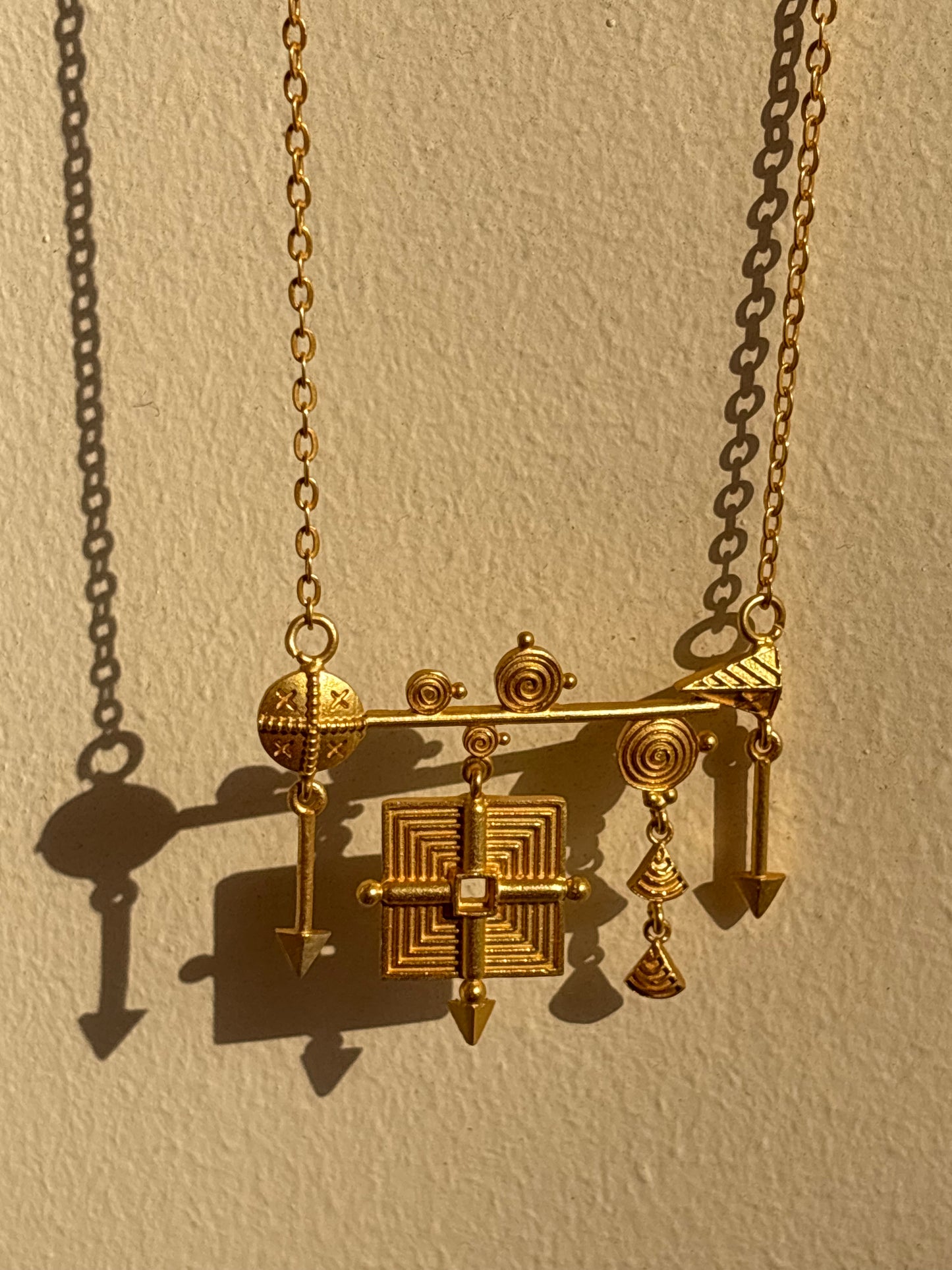 ESCAPE ARTIST NECKLACE