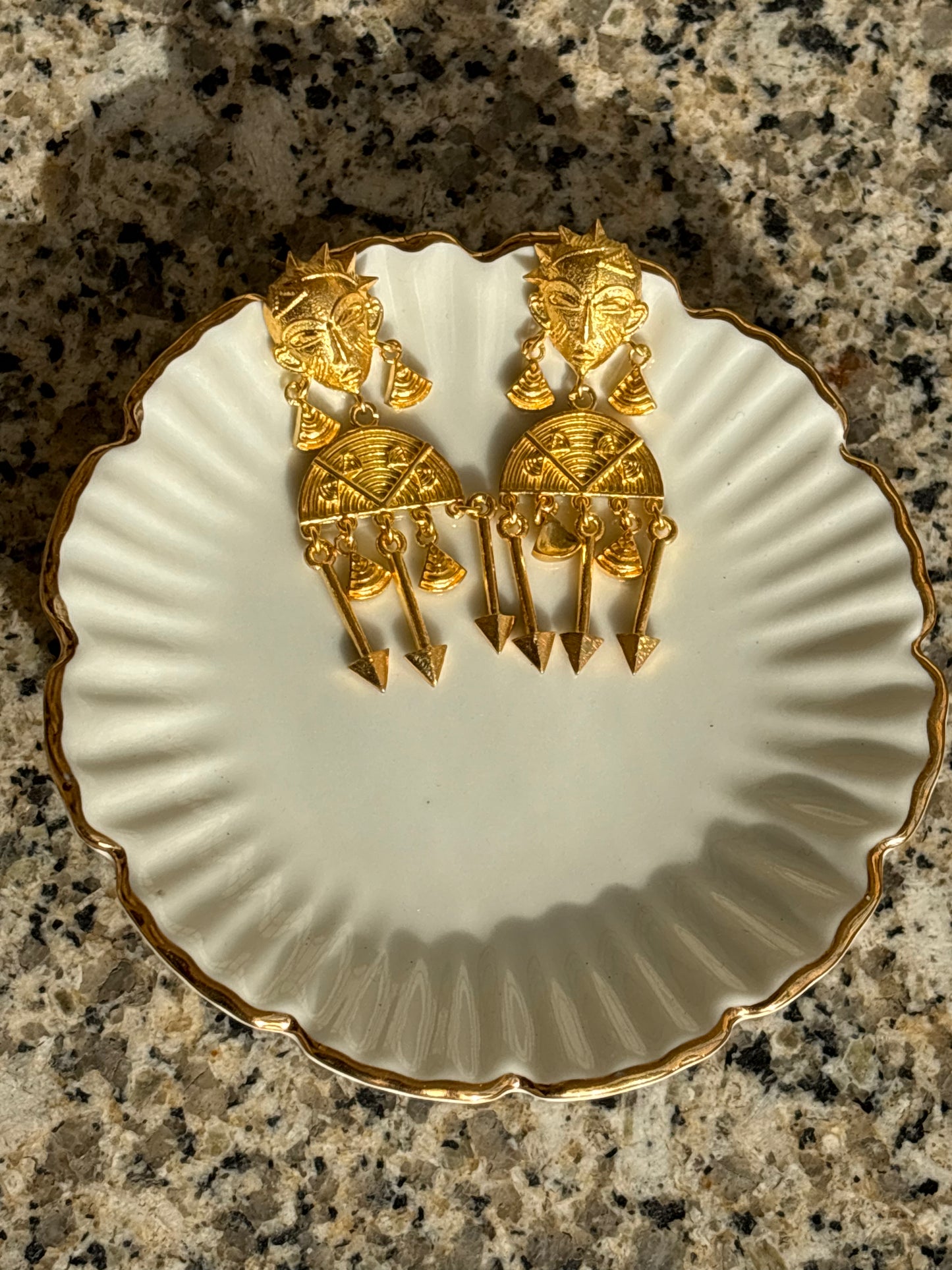 THE TWIST OF TALES EARRING