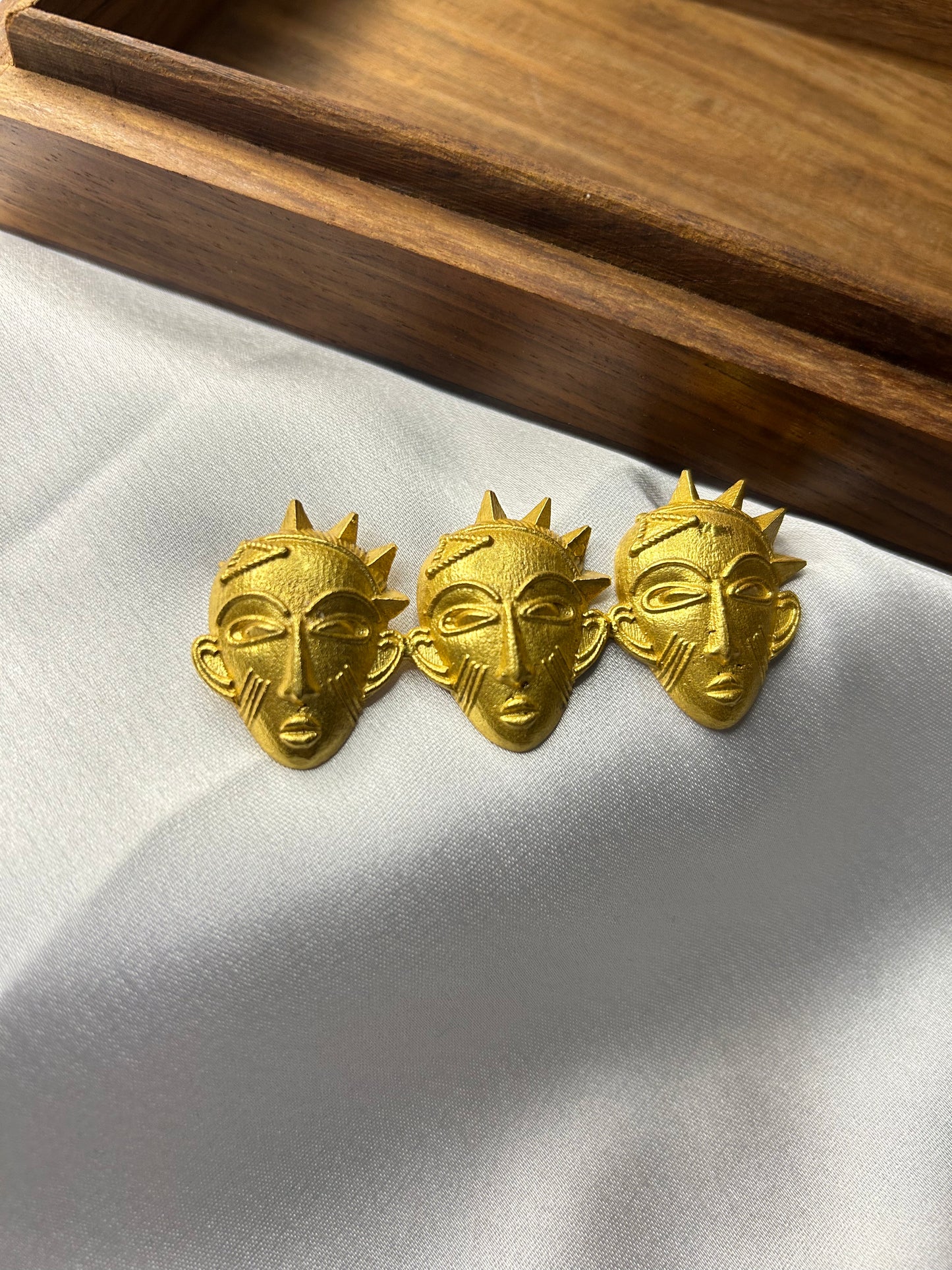THREE FACE NECKLACE