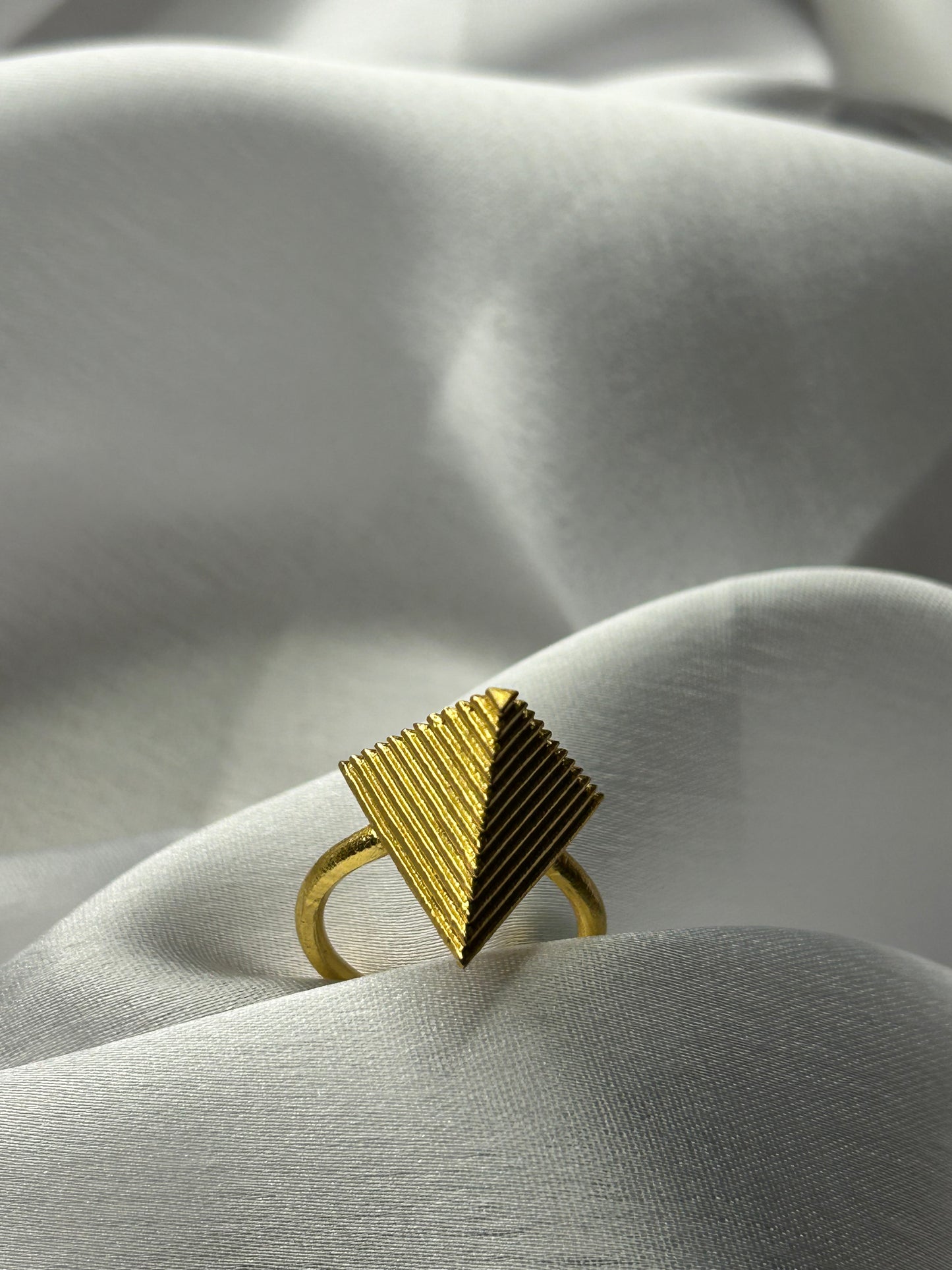 PYRAMID RING