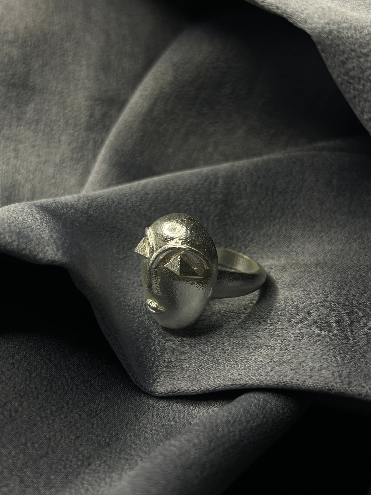 UNDISTURBED RING