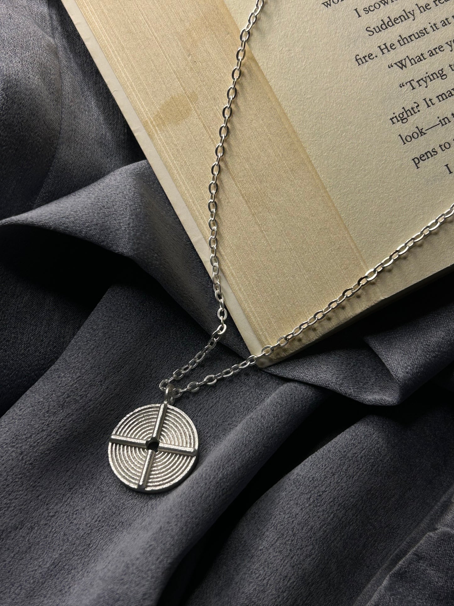 CIRCLE NECKLACE