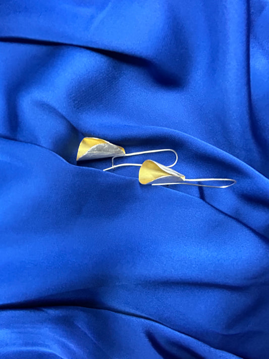 POMPON EARRING