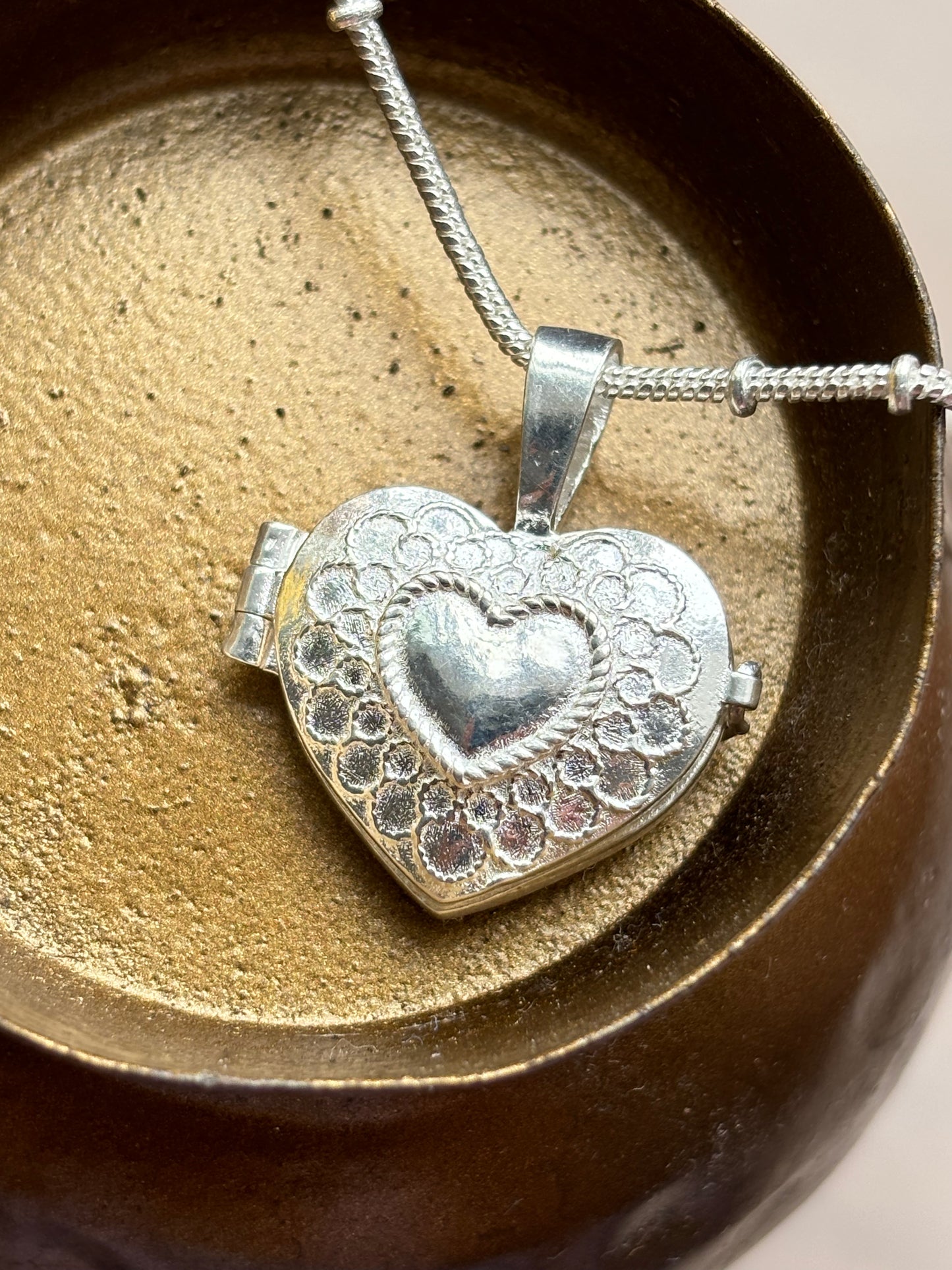 AMOUR PENDANT