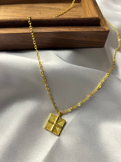 VERTICAL FOUR LINE NECKLACE
