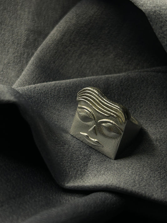 POKER FACE RING